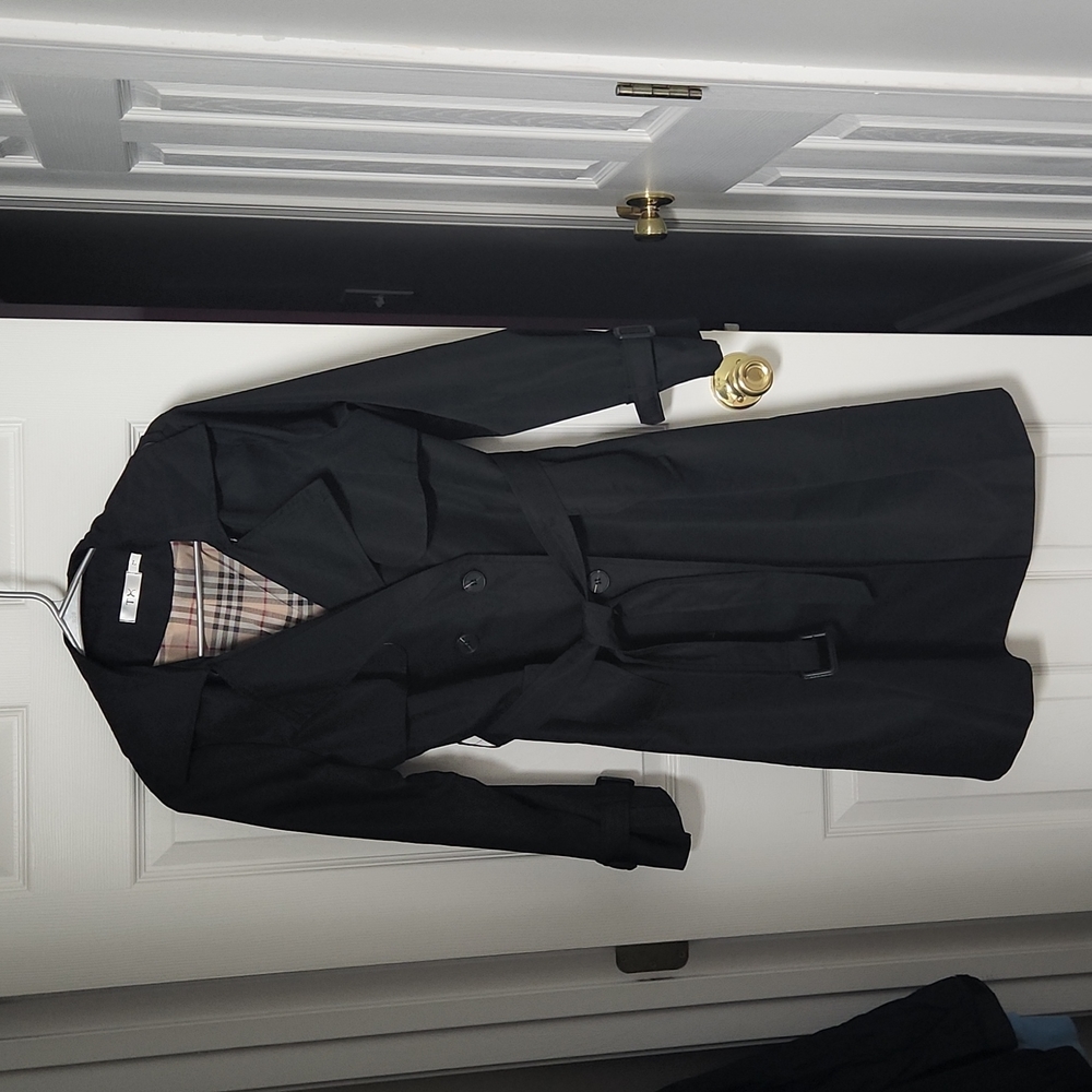 Lightweight Black Trench Coat (knee-length, size L)